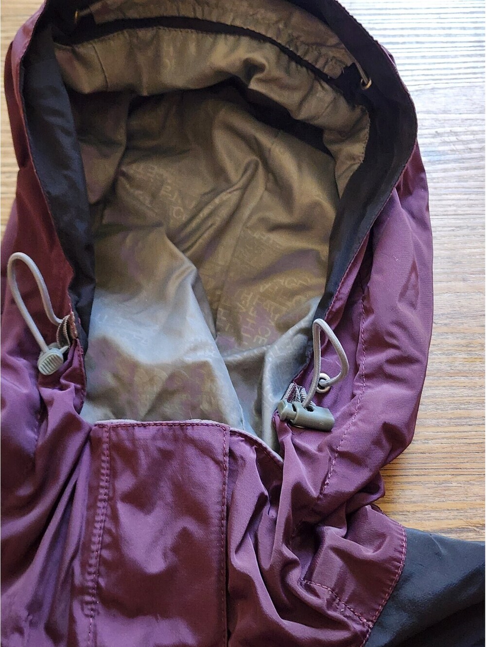 Size XL - Women's The North Face HyVent Purpke/Black Jacket - Picture 5 of 6